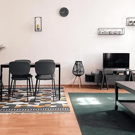 Appartement Retreat Mit Balkon Zum Innenhof